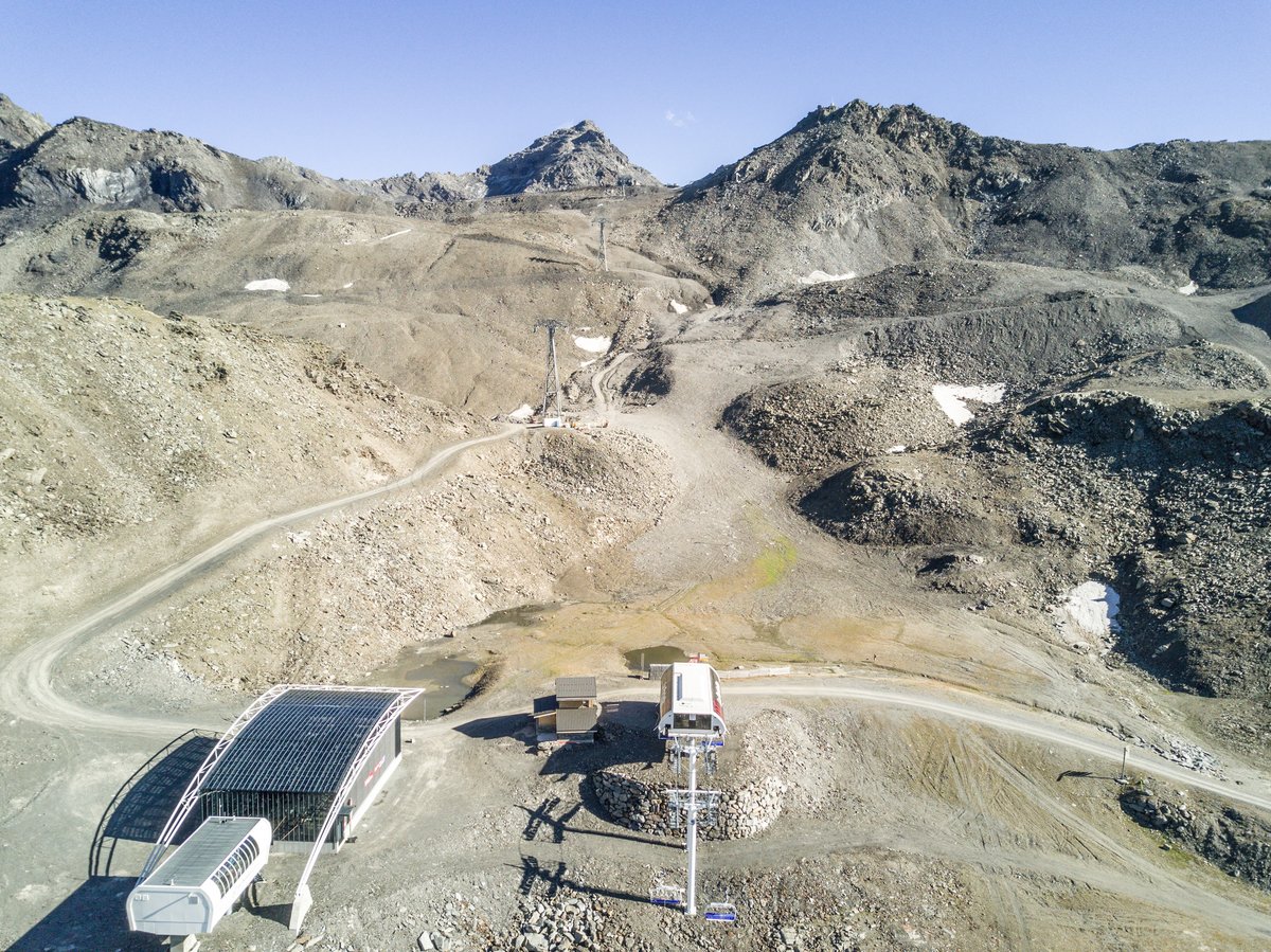 High-elevation ropeway pylon, Val Thorens area, Vanoise massif. Permafrost-affected terrain and foundation work.
